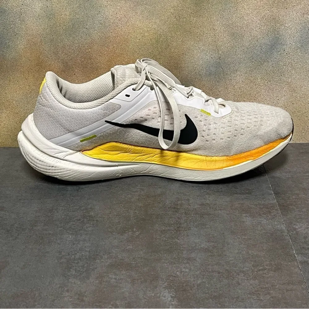 Nike Zoom Winflo 10 Women's White Running Shoes Size 11M